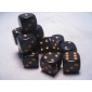Chessex Dobbelsteen 16mm Opaak Zwart (met goud)
